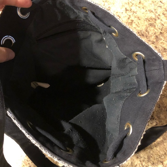 Medium sized World market Carpet bag - Picture 3 of 3